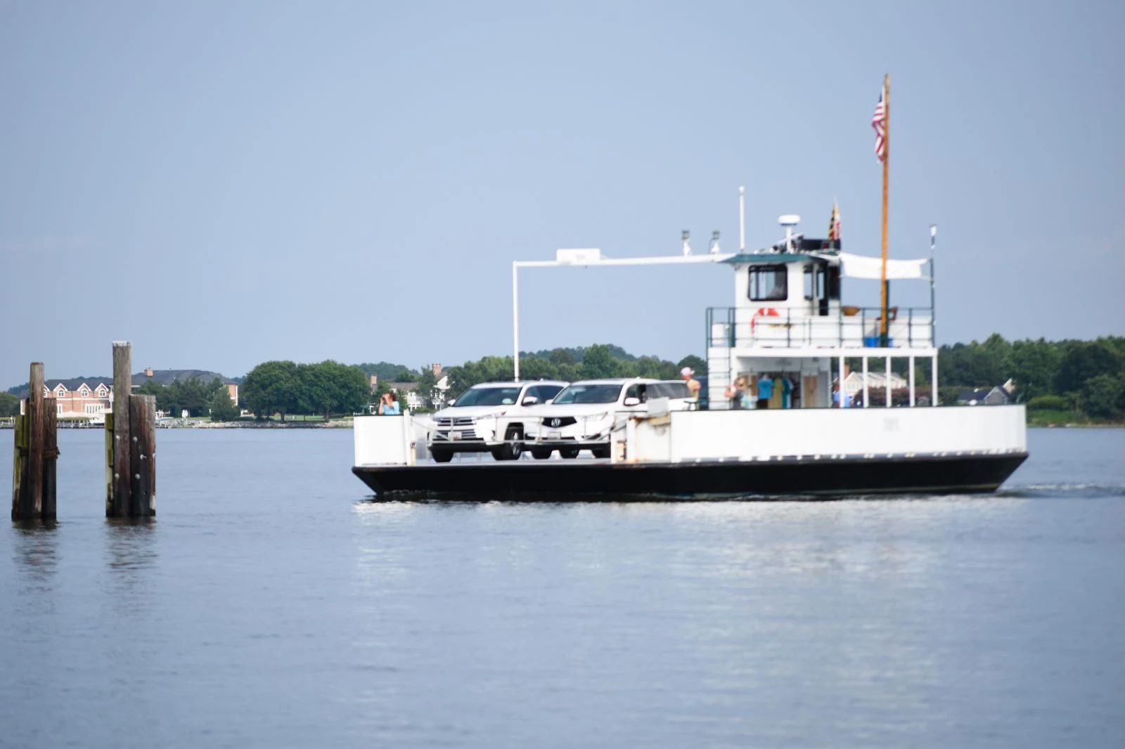 Oxford-Bellevue Ferry approaching dock